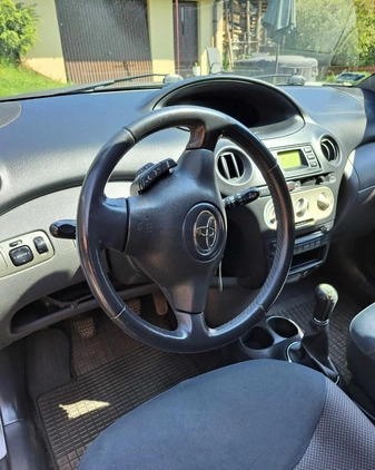 Toyota Yaris cena 4500 przebieg: 205000, rok produkcji 2003 z Olkusz małe 11